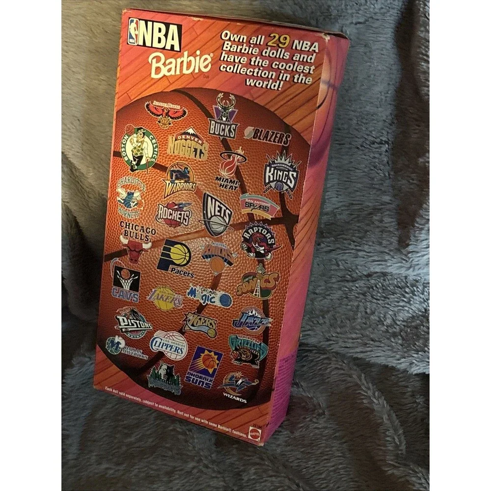 NEW - 1998 Mattel Barbie Doll NBA Los Angeles Lakers # 20704